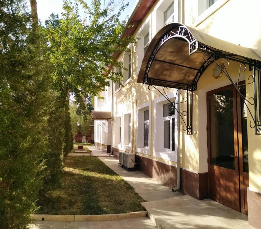 Admiral Hotel Termez Luaran gambar