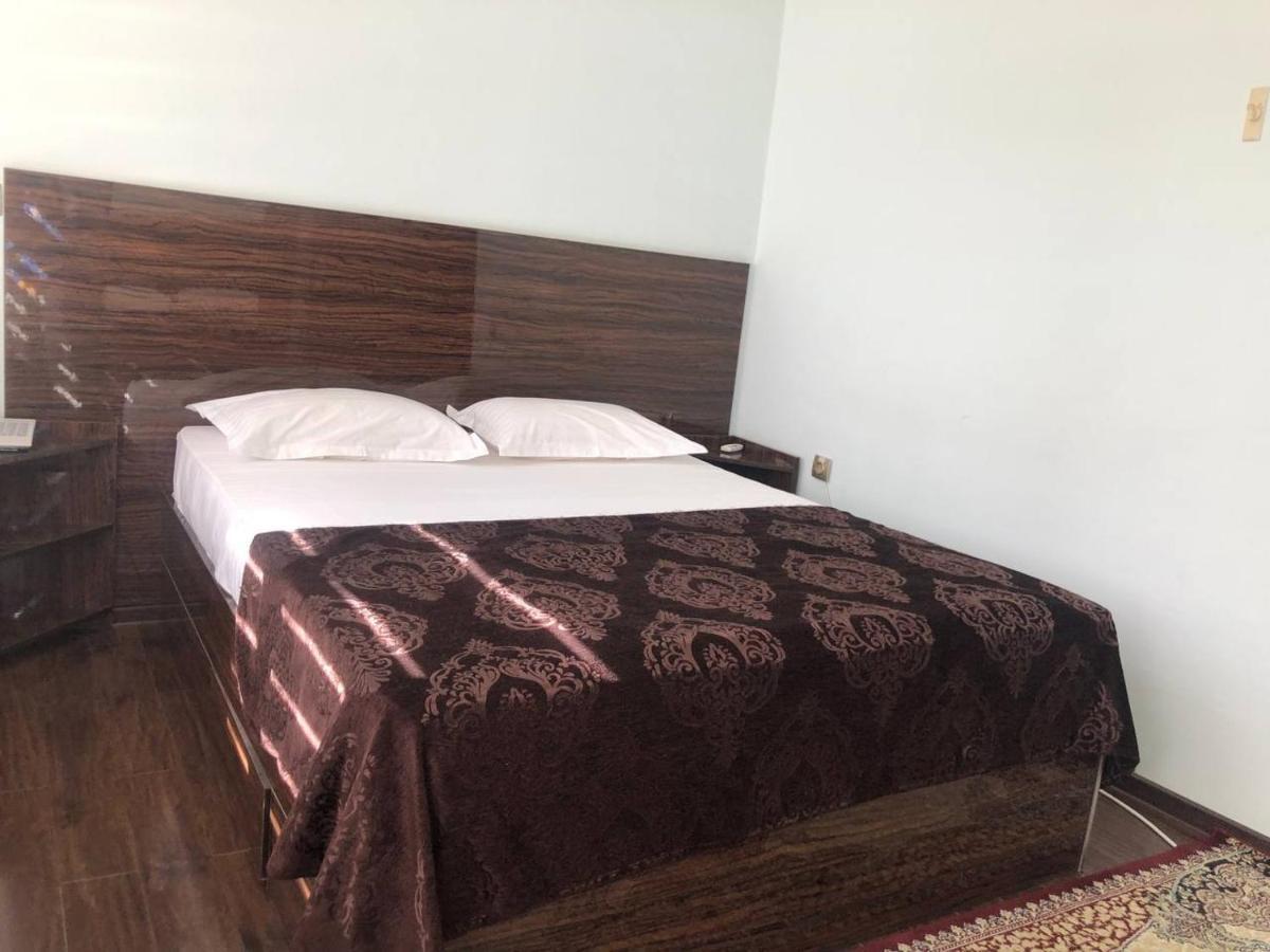Admiral Hotel Termez Luaran gambar