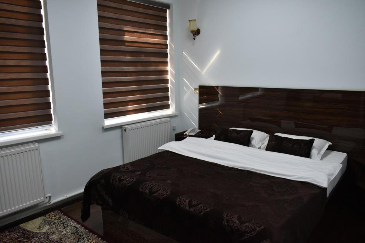 Admiral Hotel Termez Luaran gambar